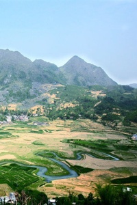 探索巴马长寿村，地理位置、最佳季节与养生秘诀