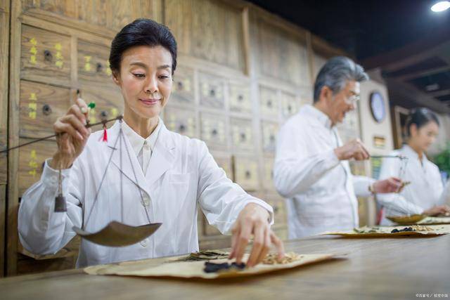 制定个人养生计划，中医养生专家的指导